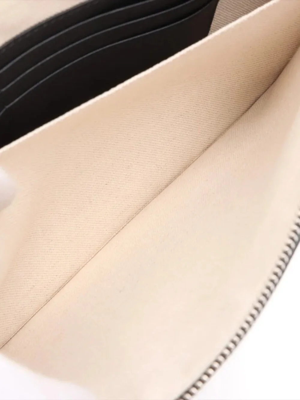 Gucci GG Supreme PVC & leather Clutch bag Beige x black 473904